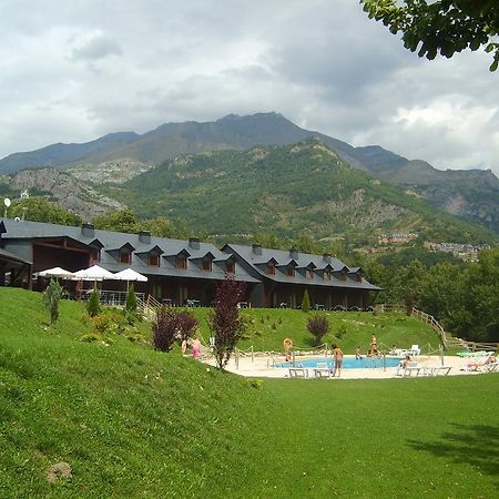 Aparthotel Bubal El Pueyo de Jaca Bagian luar foto