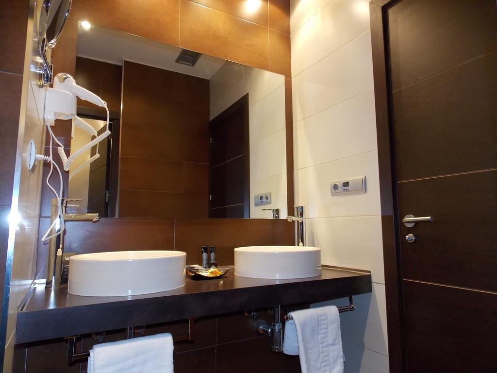 Aparthotel Bubal El Pueyo de Jaca Ruang foto