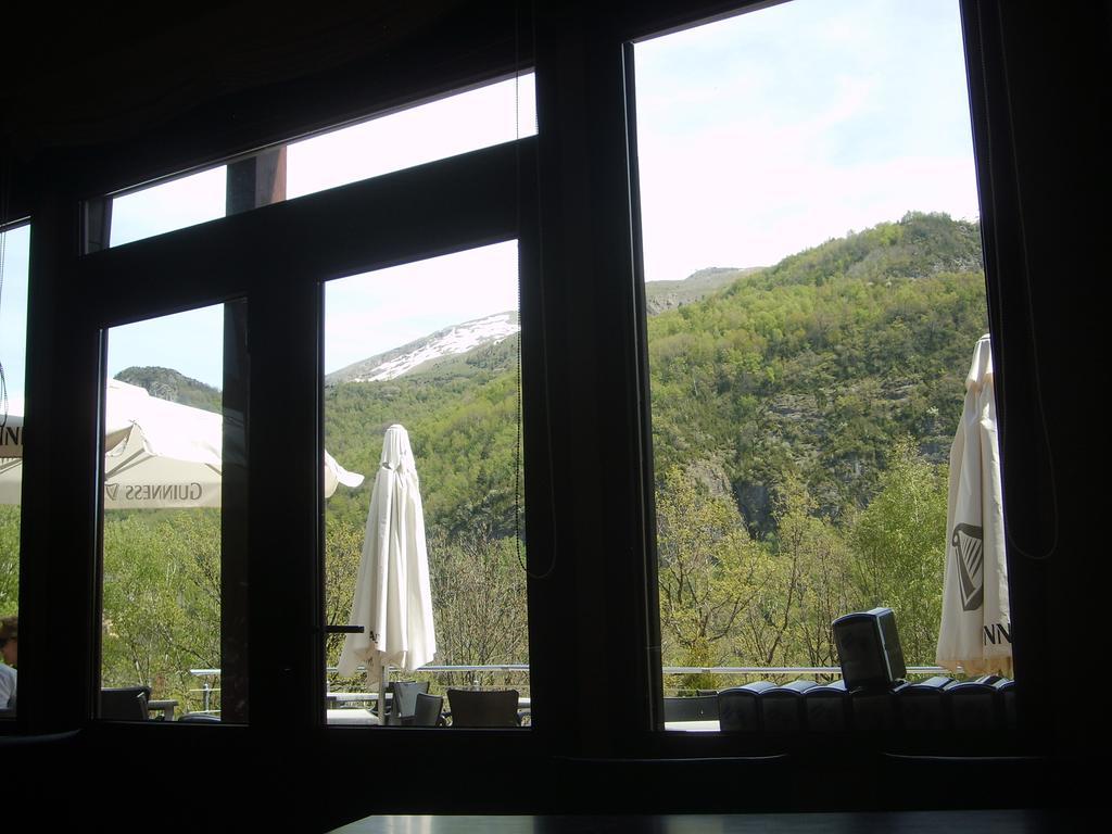 Aparthotel Bubal El Pueyo de Jaca Bagian luar foto