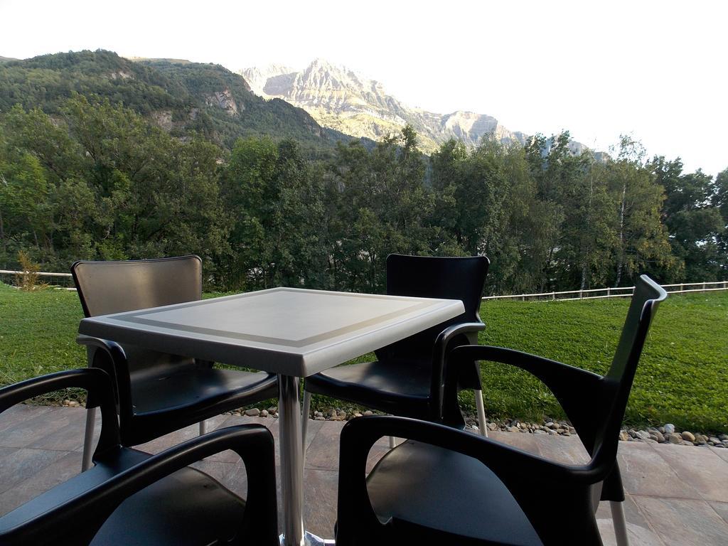 Aparthotel Bubal El Pueyo de Jaca Bagian luar foto