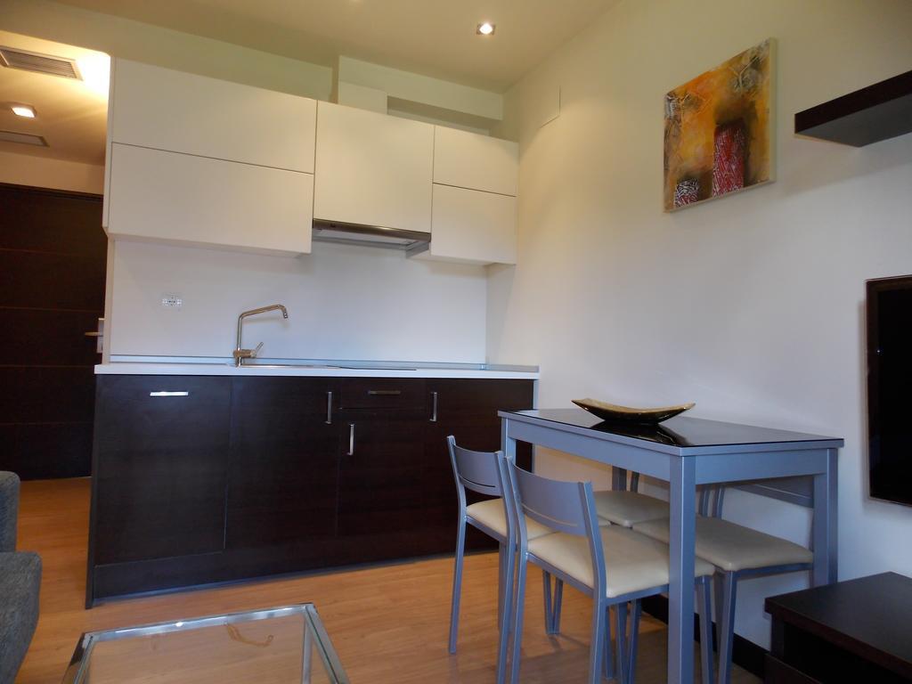 Aparthotel Bubal El Pueyo de Jaca Ruang foto