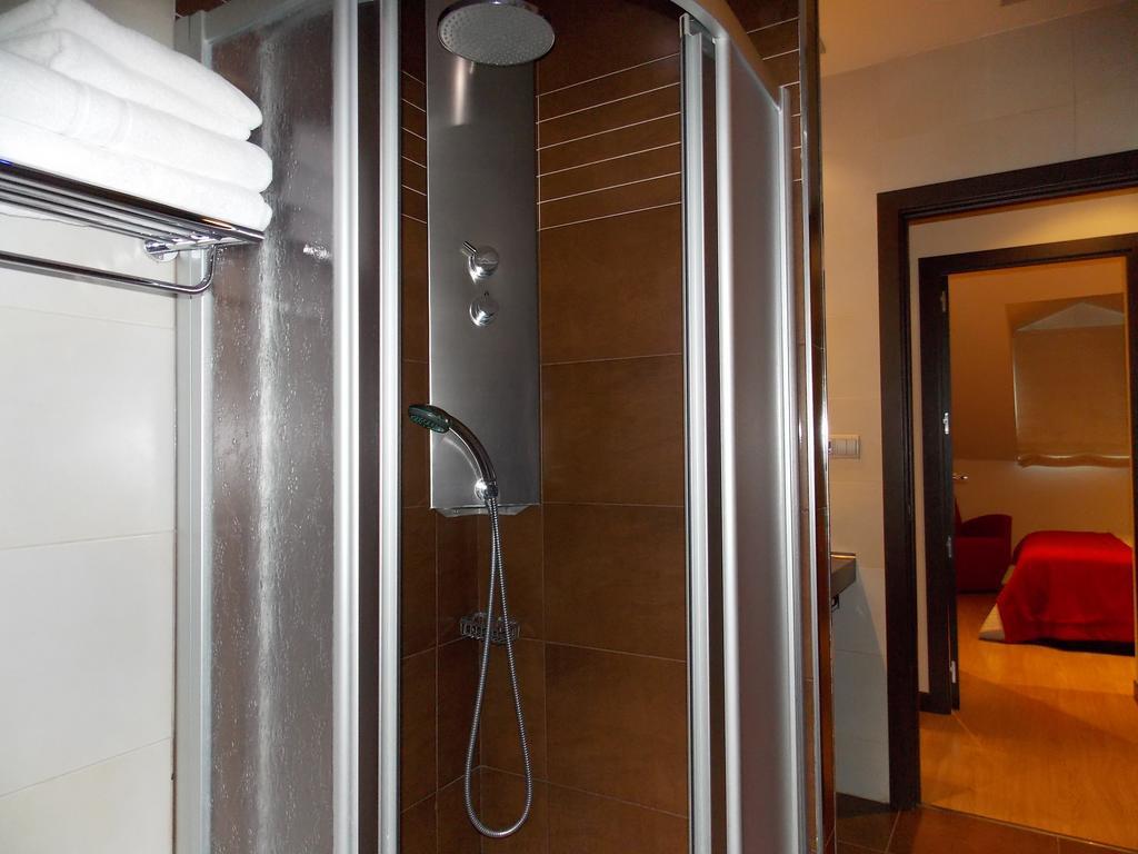 Aparthotel Bubal El Pueyo de Jaca Ruang foto
