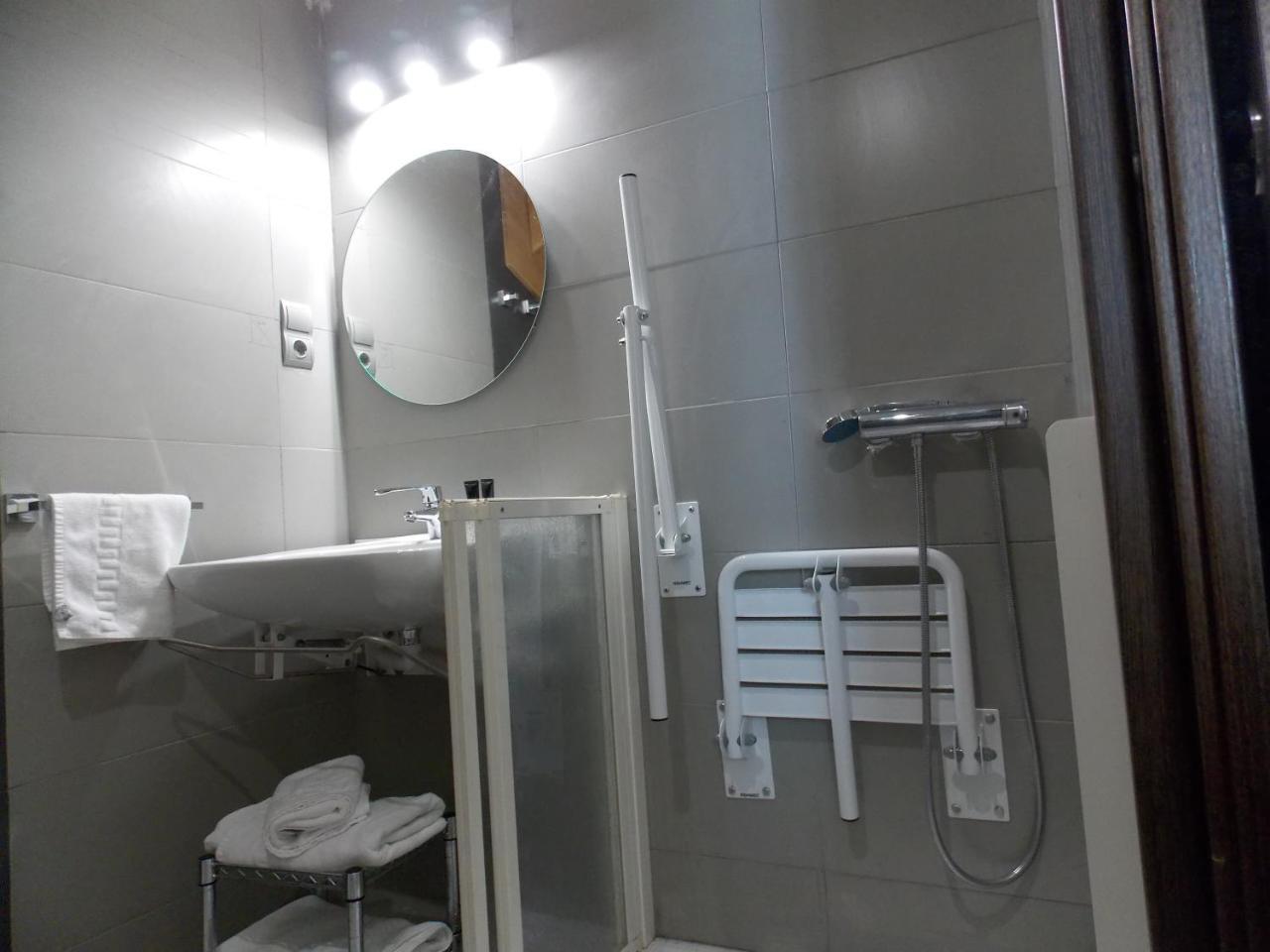 Aparthotel Bubal El Pueyo de Jaca Bagian luar foto