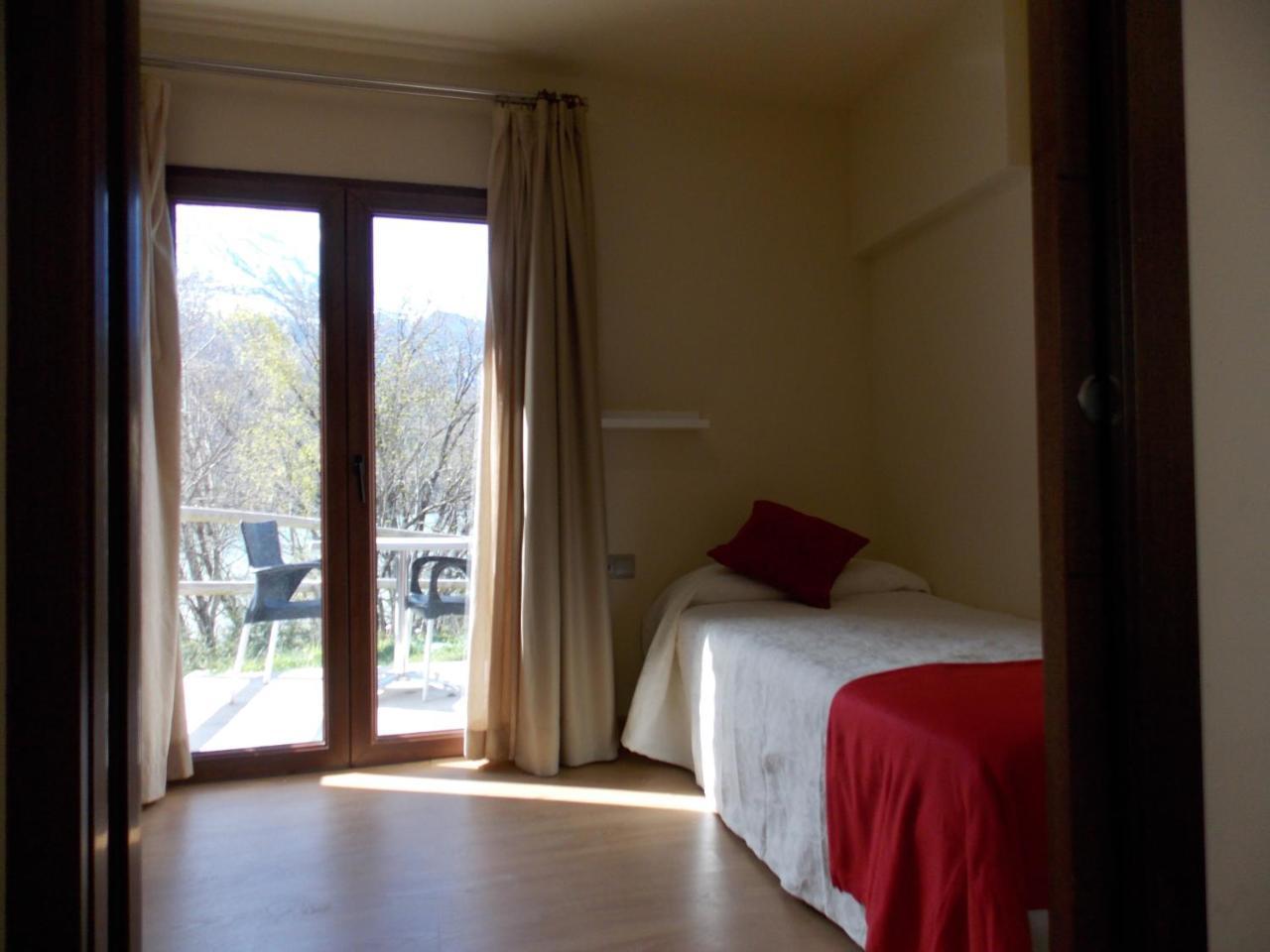 Aparthotel Bubal El Pueyo de Jaca Bagian luar foto